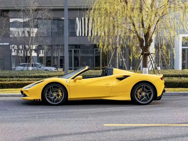Ferrari F8 — Фото автомобиля 5