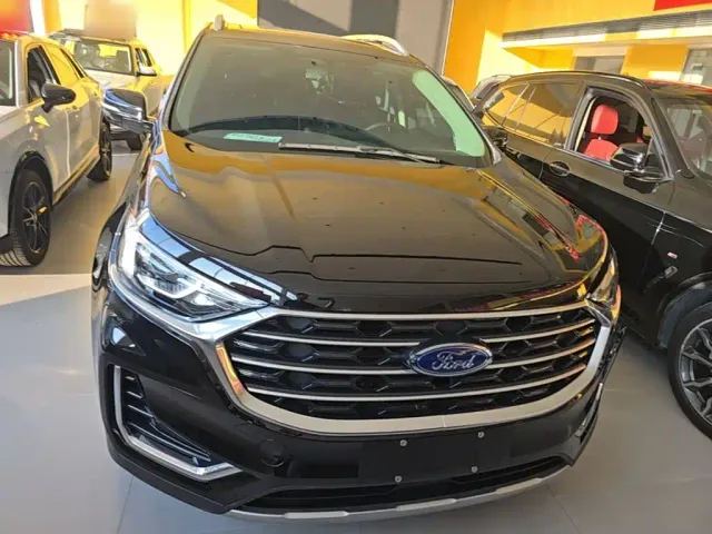 Ford Edge — Фото автомобиля 2
