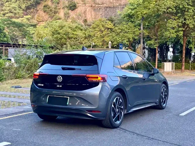 Volkswagen ID.3 — Фото автомобиля 12