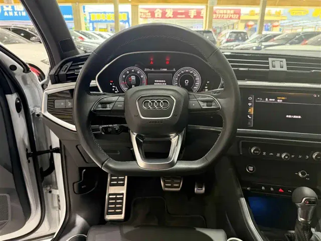 Audi Q3 — Фото автомобиля 14