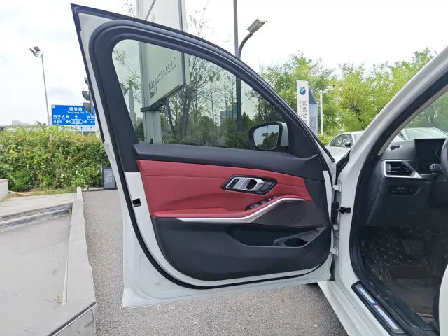 BMW 3 Series — Фото автомобиля 19