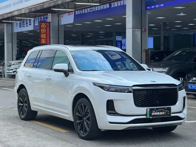 Li Auto ONE — Фото автомобиля 3