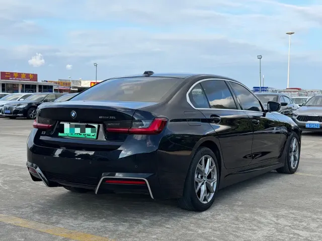 BMW BMW i3 2024 eDrive 35 L — Фото автомобиля 9
