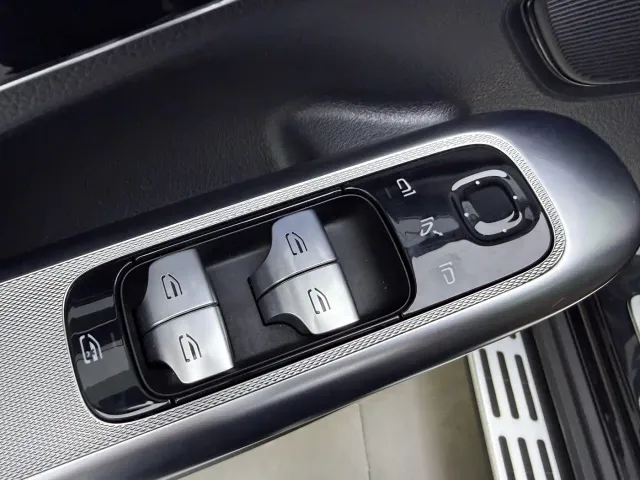 Mercedes-Benz EQE SUV — Фото автомобиля 26