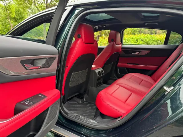 Jaguar XEL — Фото автомобиля 7