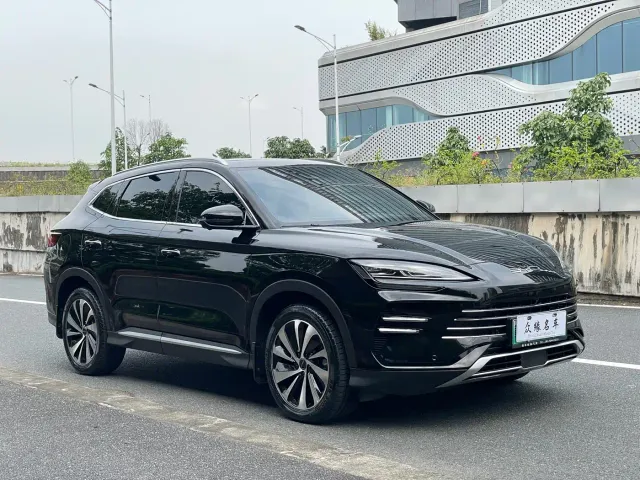 BYD Song PLUS PHEV 2024 Glory Edition DM-i 110km Flagship PLUS — Фото автомобиля 3