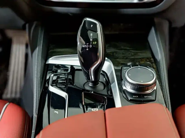 BMW 5 Series — Фото автомобиля 14