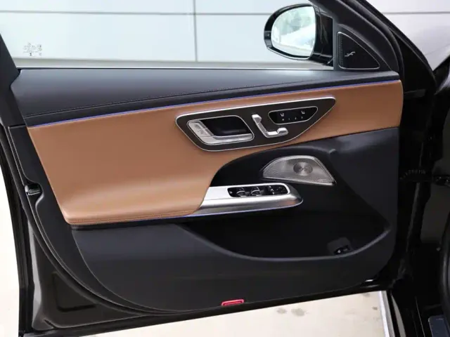 Mercedes-Benz E-Class — Фото автомобиля 10