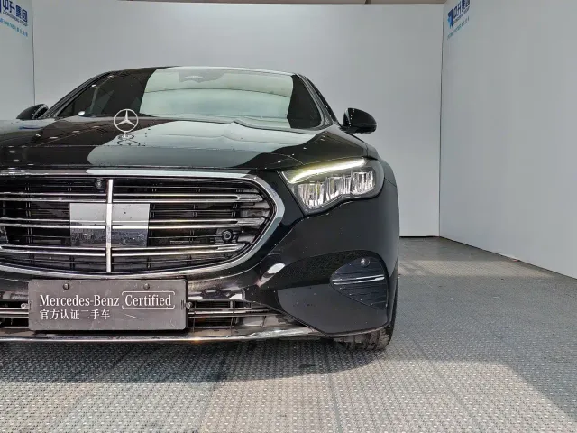 Mercedes-Benz E-Class — Фото автомобиля 18