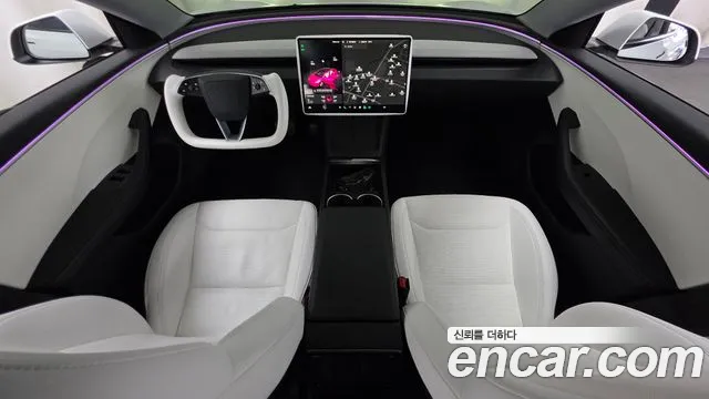 Tesla Model 3 — Фото автомобиля 10