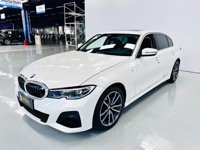 Фотография автомобиля — BMW 3 Series