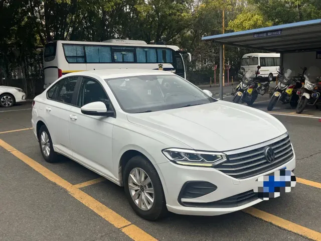 Volkswagen Lavida — Фото автомобиля 3