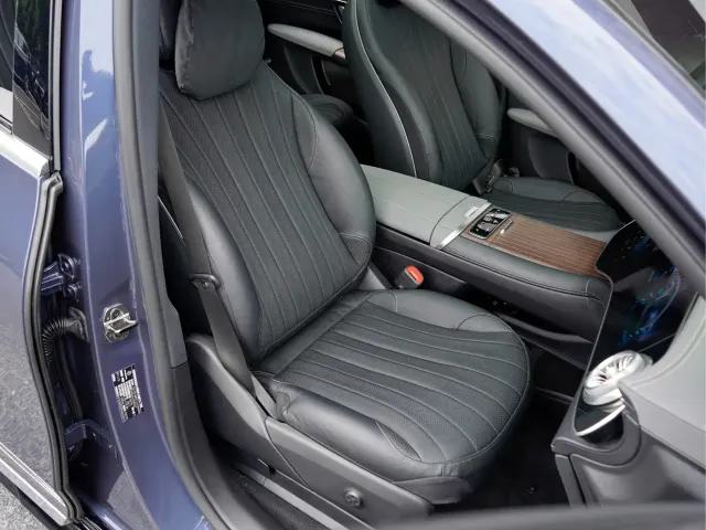 Mercedes-Benz EQS SUV — Фото автомобиля 14