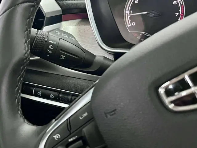 Geely Binyue — Фото автомобиля 17