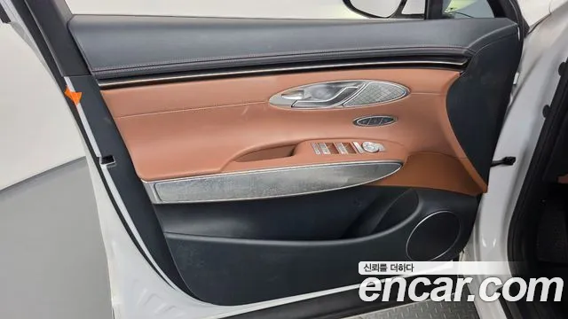 Genesis GV70 — Фото автомобиля 13