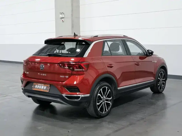Volkswagen T-Roc — Фото автомобиля 2
