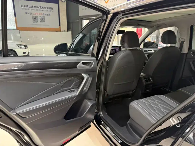 Volkswagen Tiguan L — Фото автомобиля 17