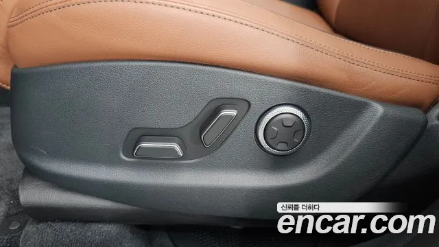 Genesis GV70 2.5T Бензин 2WD — Фото автомобиля 27