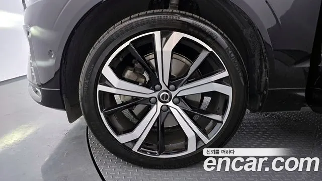 Вольво XC60 — Фото автомобиля 5