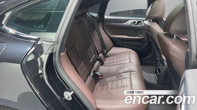 BMW i4 — Фото автомобиля 17