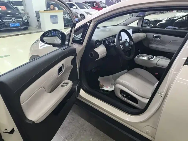 GAC Aion UT — Фото автомобиля 15