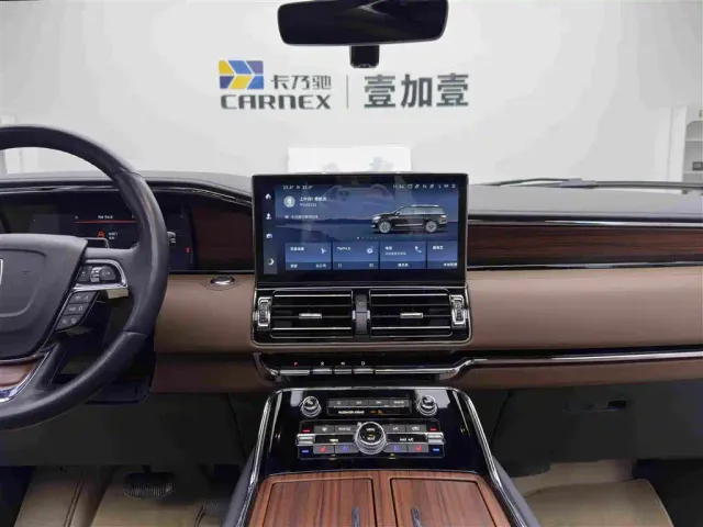Lincoln Navigator — Фото автомобиля 13