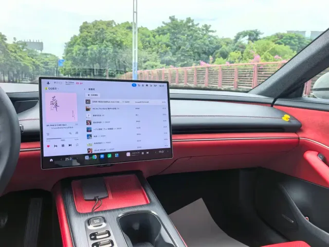 Xiaomi SU7 — Фото автомобиля 9