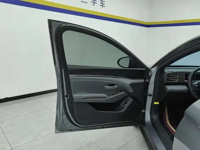 BYD Qin L — Фото автомобиля 7