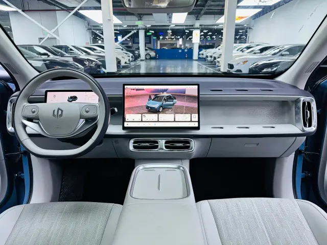 Leapmotor B10 — Фото автомобиля 6