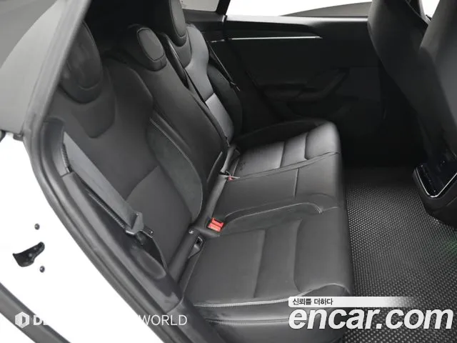 Tesla Model S — Фото автомобиля 20