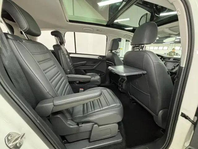 Volkswagen Touran — Фото автомобиля 11