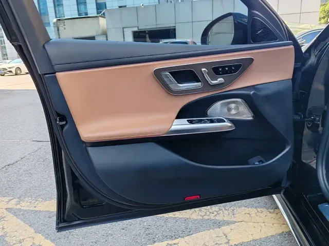 Mercedes-Benz E-Class — Фото автомобиля 9