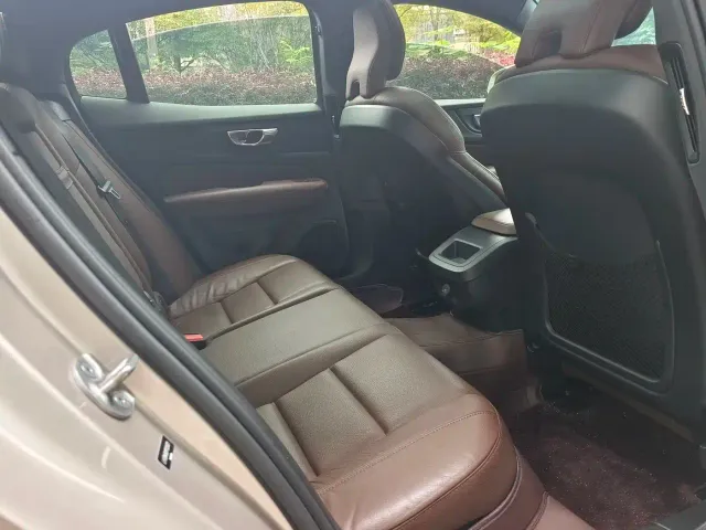 Volvo S60 — Фото автомобиля 11
