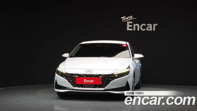 Hyundai Avante CN7 — Фото автомобиля 3