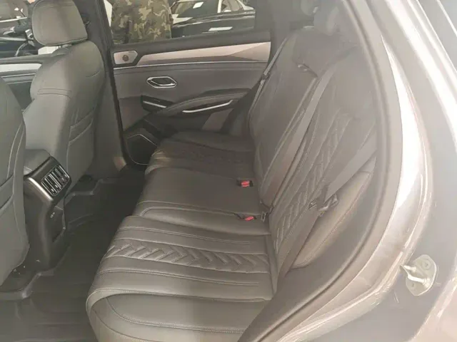 BYD Song L DM-i — Фото автомобиля 16