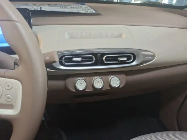Wuling Hongguang Mini EV — Фото автомобиля 12