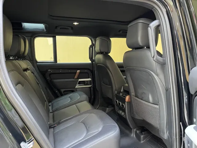Land Rover Defender — Фото автомобиля 15
