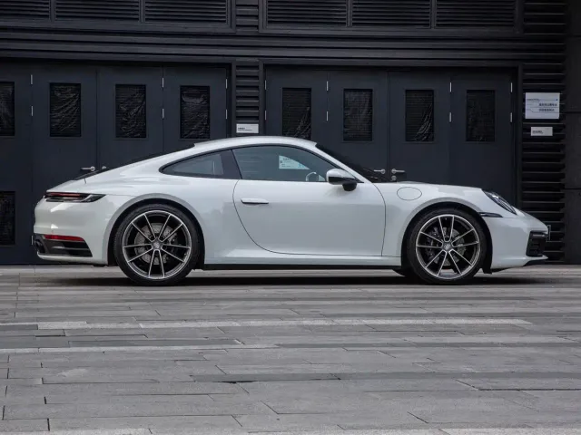 Porsche 911 — Фото автомобиля 2