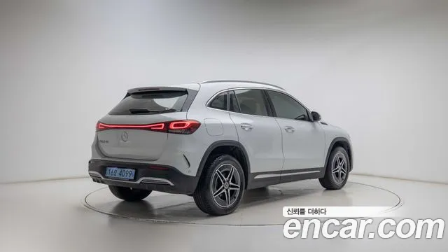 Mercedes-Benz EQA — Фото автомобиля 2