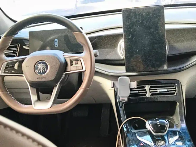 BYD Qin PLUS — Фото автомобиля 12