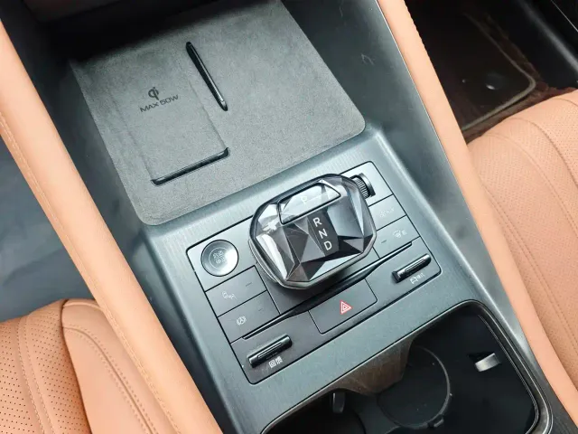 BYD Song L EV — Фото автомобиля 12