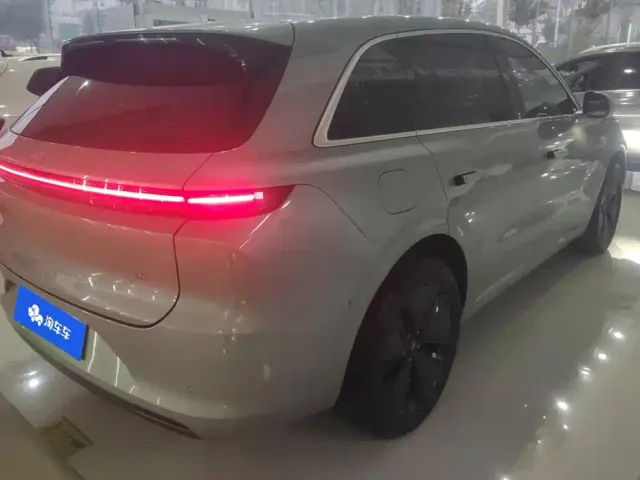 Li Auto L6 — Фото автомобиля 3