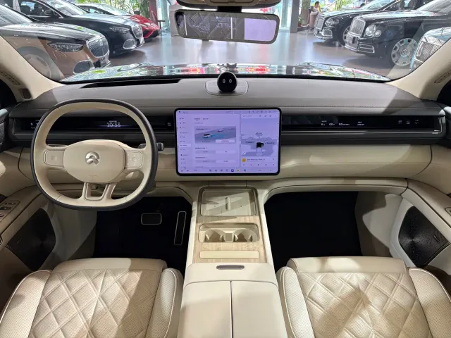 Nio ES8 — Фото автомобиля 14