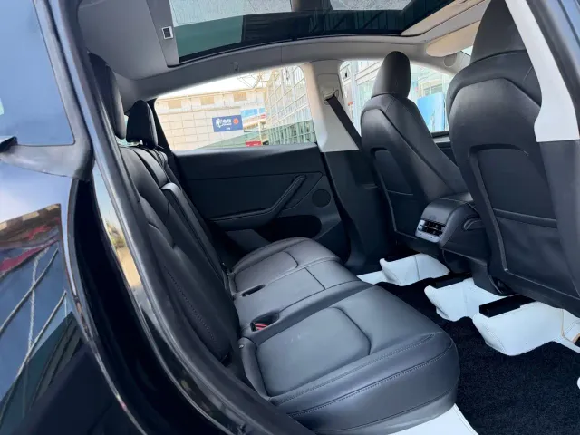 Tesla Model Y — Фото автомобиля 20