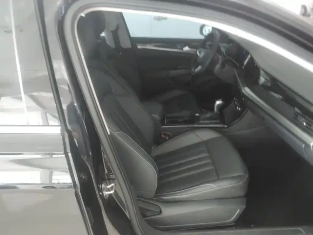 Volkswagen Passat — Фото автомобиля 24