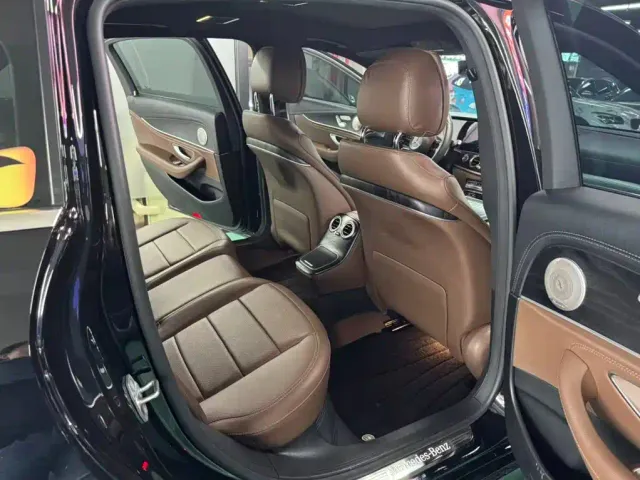 Mercedes-Benz E-Class — Фото автомобиля 9