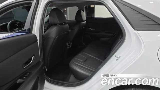 Hyundai AVANTE Avante (CN7) — Фото автомобиля 22