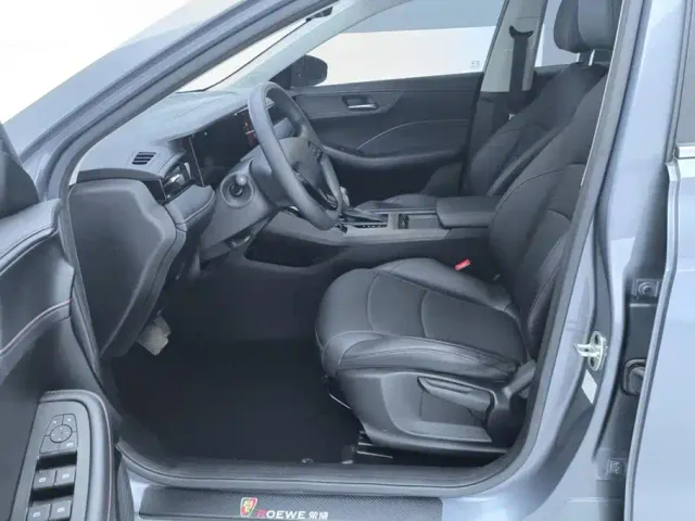 Roewe i5 — Фото автомобиля 9