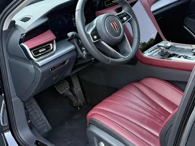 Hongqi H5 — Фото автомобиля 8