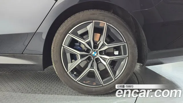 BMW 5 Series G60 — Фото автомобиля 21